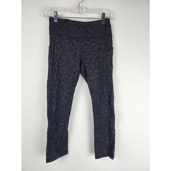 Lululemon Pace Revival Camo Tights Size 4. - Picture 1 of 9